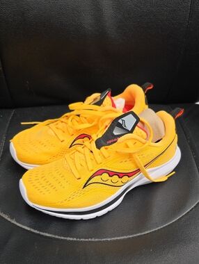 Saucony Kids Yellow and Black Kinvara-Style Sneakers